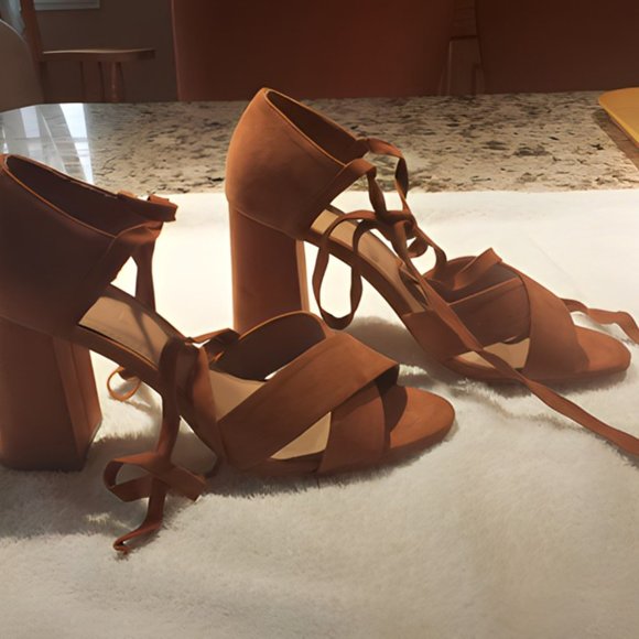 LOFT High Heel Suede Shoes - Picture 5 of 6